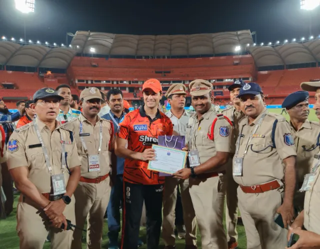 Abhishek Sharma felicitates cops latest news
